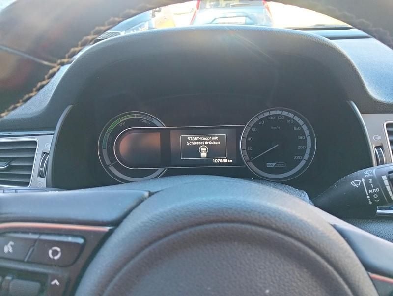 Gebraucht Kia Niro Style 141 PS (103 kW) 2016 SUV