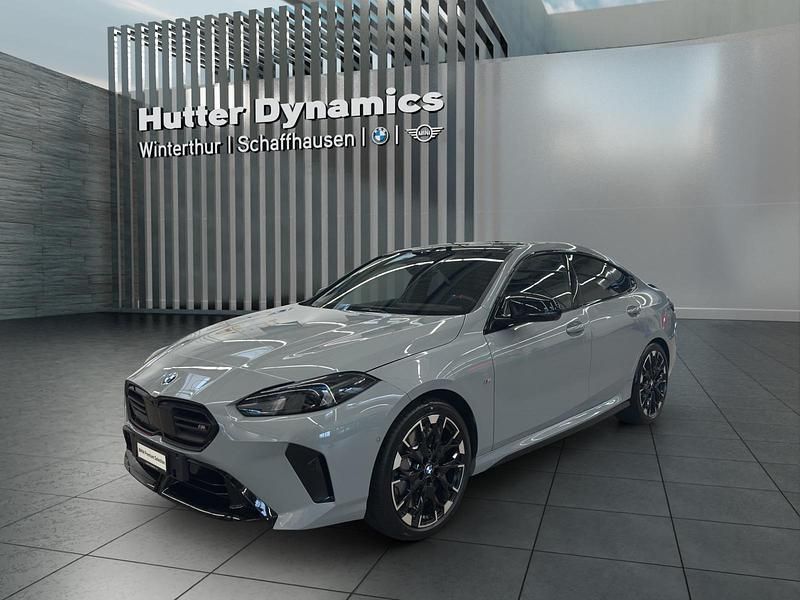 Grau Gebraucht 2025 BMW M235 M Sport Coupé | CHF 59’900 (Superpreis) - Bild 1/4