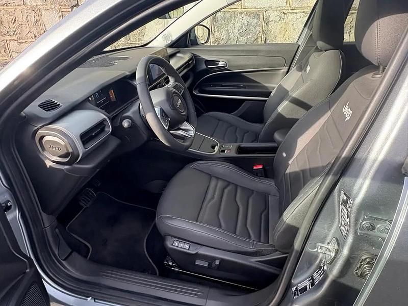 Gebraucht Jeep Avenger Summit 110 PS (80 kW) 2025 Gray SUV