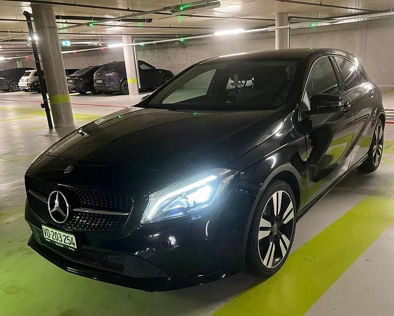 Gebraucht Mercedes A180 AMG line 122 PS (89 kW) 2016