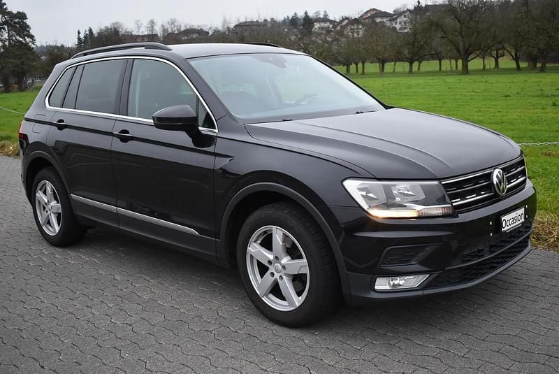 Schwarz Gebraucht 2017 VW Tiguan Trendline SUV | CHF 10’000 (Superpreis) - Bild 1/4