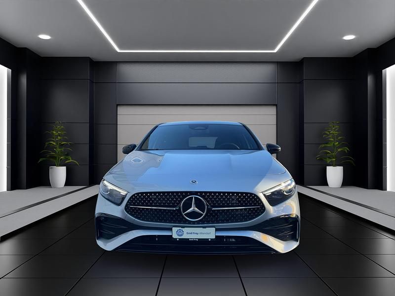 Gebraucht Mercedes A200 AMG line 177 PS (130 kW) 2025 Limousine
