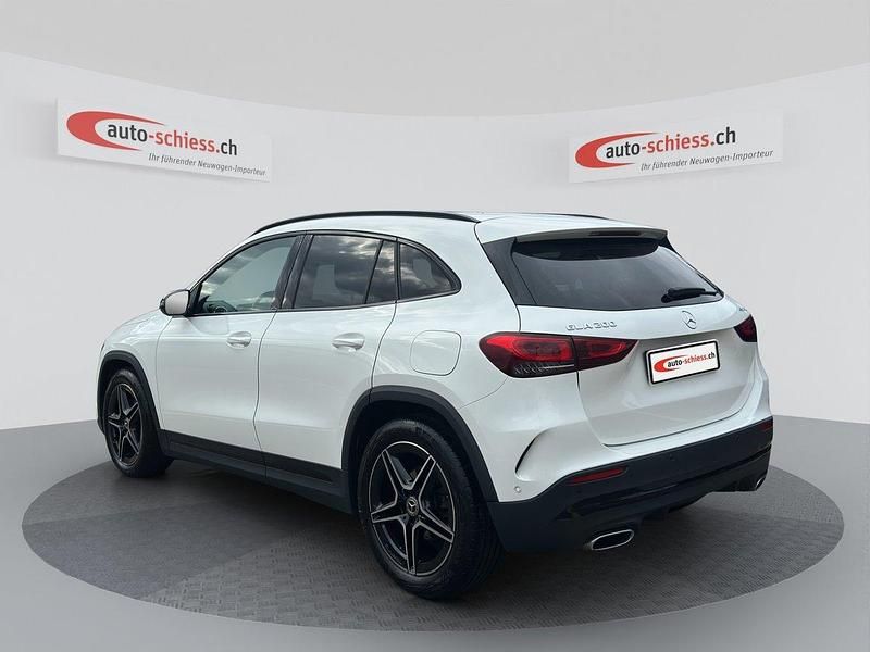 Gebraucht Mercedes GLA200 AMG line 163 PS (119 kW) 2022 SUV