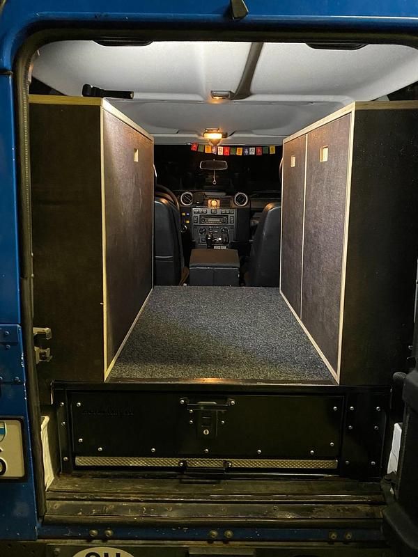 Gebraucht Land Rover Defender 122 PS (89 kW) 2011 SUV