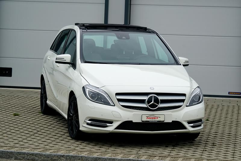 Gebraucht Mercedes B220 184 PS (135 kW) 2014 Van / Kleinbus