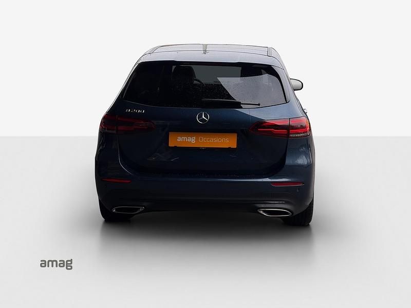 Gebraucht Mercedes B200 Night 163 PS (119 kW) 2021 Bleu Van / Kleinbus