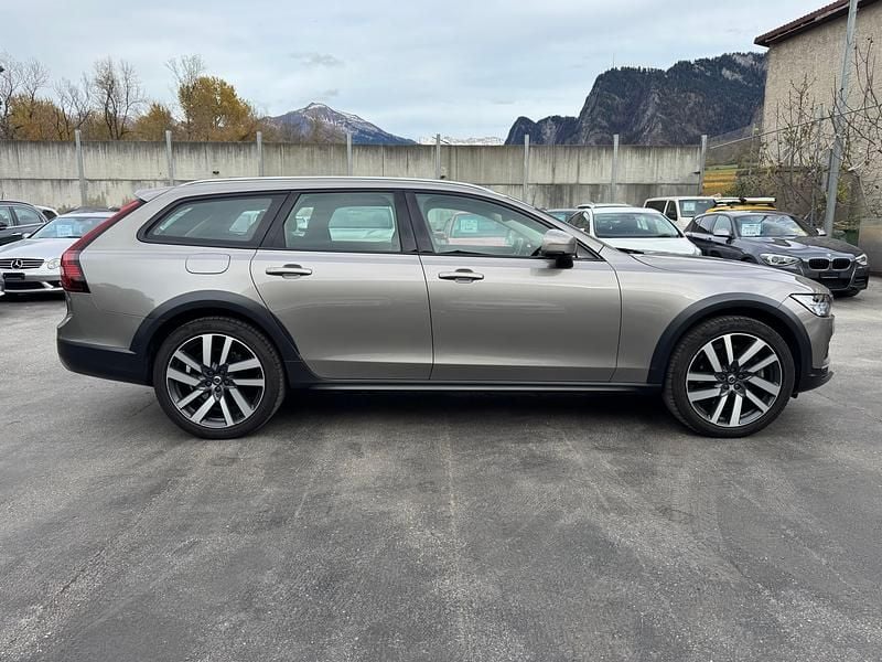 Gebraucht Volvo V90 CC 235 PS (172 kW) 2021 Kombi