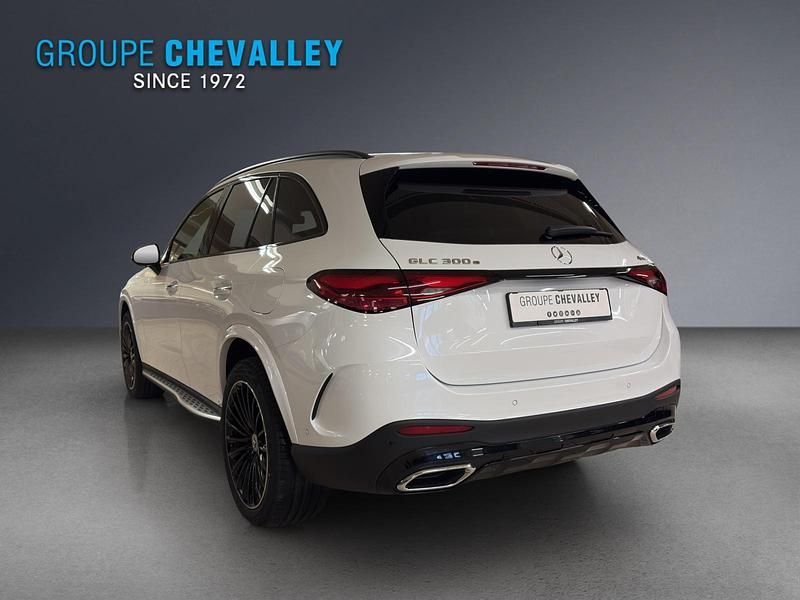 Neu Mercedes GLC300e 313 PS (230 kW) 2025 Weiss SUV