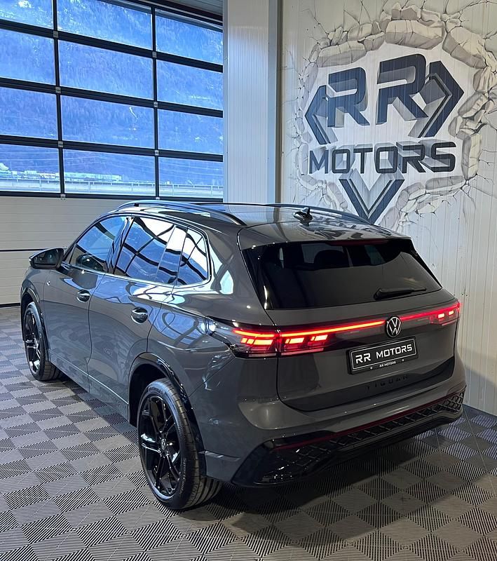 Gebraucht VW Tiguan R-line 266 PS (195 kW) 2024 SUV