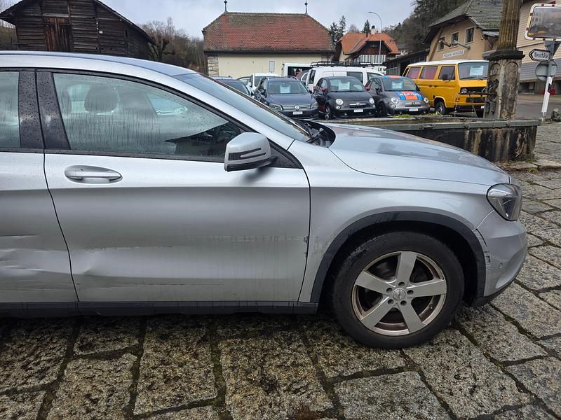 Gebraucht Mercedes GLA200 136 PS (100 kW) 2015 SUV