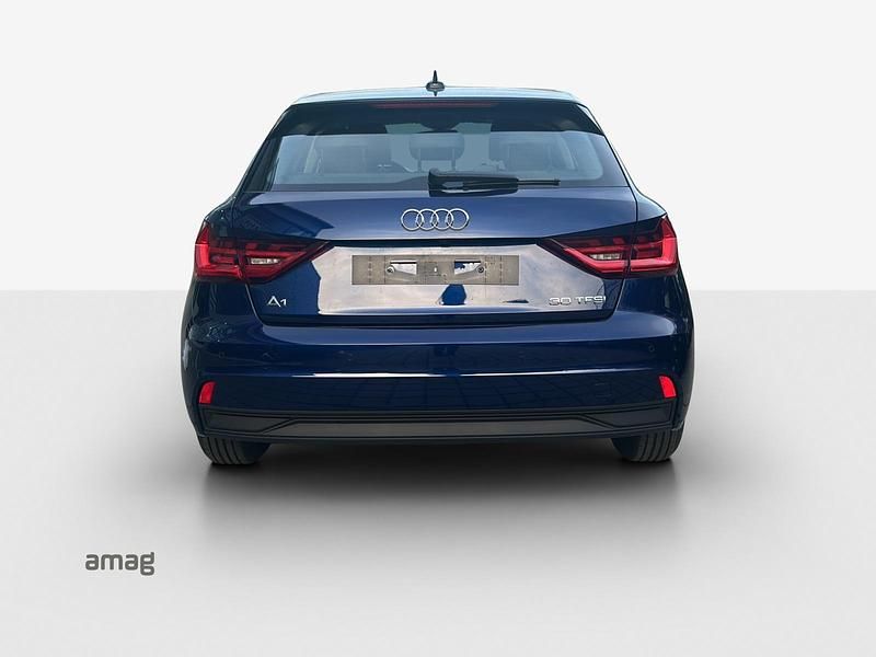 Neu Audi A1 Sportback Attraction 115 PS (84 kW) 2025 Navarrablau  navarrablau Kleinwagen