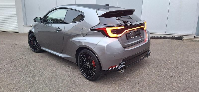 Neu Toyota Yaris Sport 280 PS (205 kW) 2026 Limousine