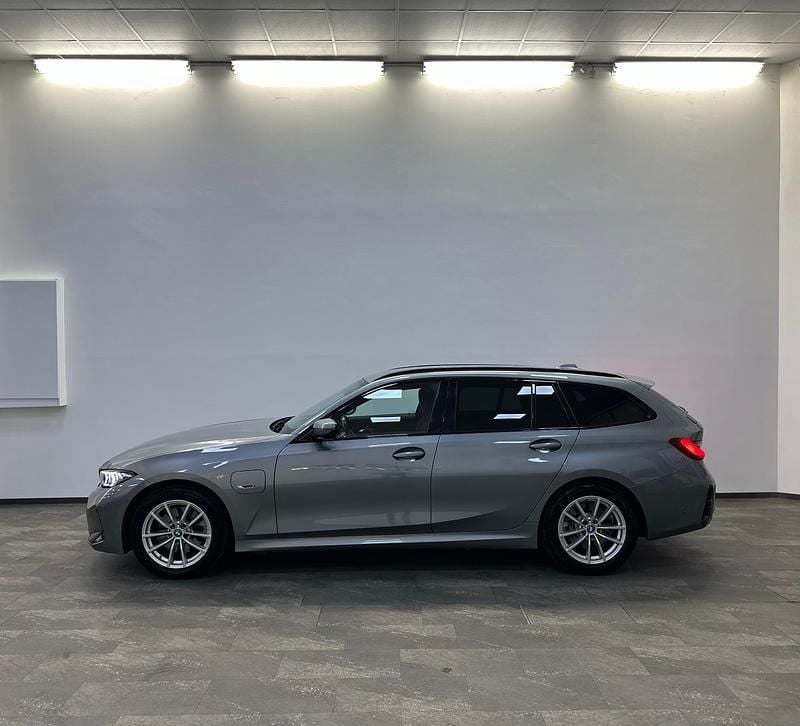 Gebraucht BMW 330e M Sport 292 PS (214 kW) 2023 Kombi