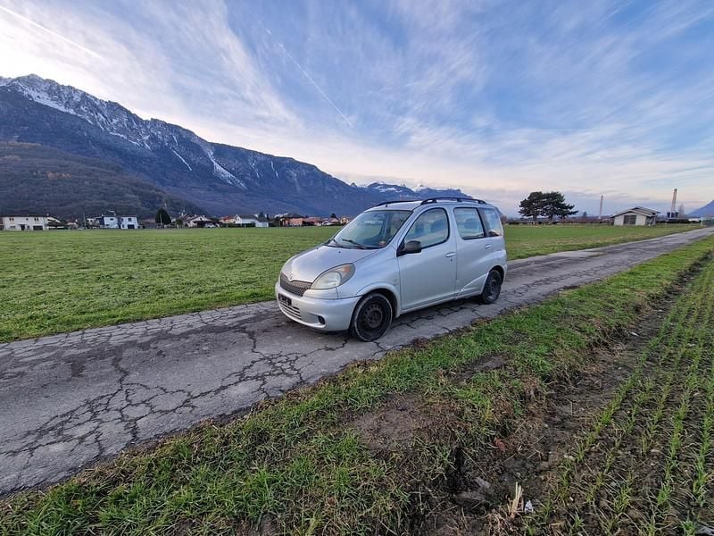 Gebraucht 2001 Toyota Yaris Sol Kombi | CHF 1’900 (Guter Preis) - Bild 1/4