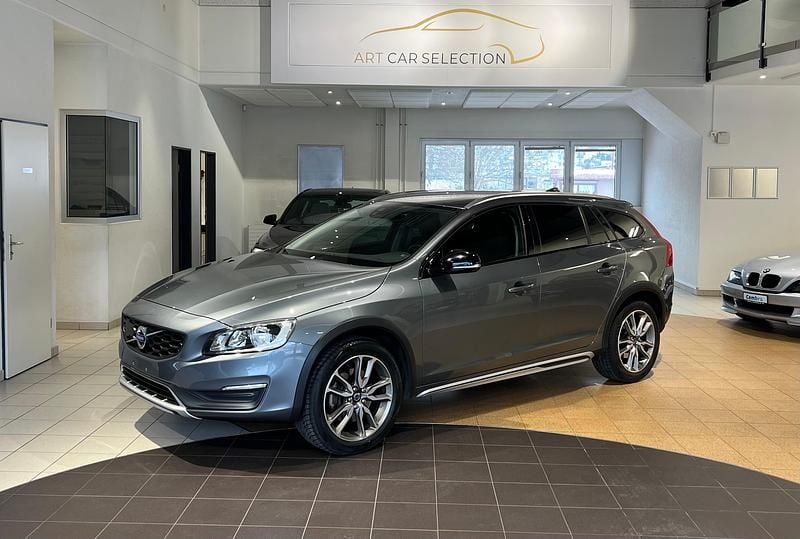 Gebraucht 2015 Volvo V60 CC Summum Kombi | CHF 15’800 - Bild 1/4