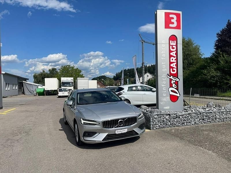 Gebraucht Volvo V60 Plus 197 PS (144 kW) 2022 Kombi