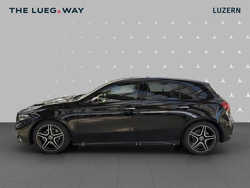 Neu Mercedes A200 Night 163 PS (119 kW) 2025 Schwarz Limousine