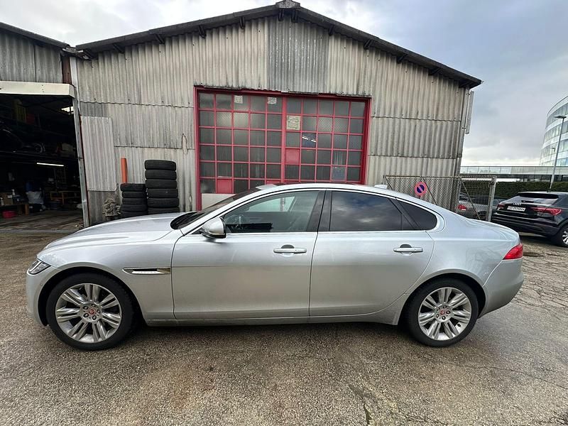 Gebraucht Jaguar XF Pure 180 PS (132 kW) 2016