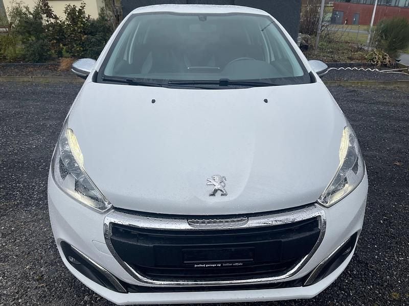 Gebraucht Peugeot 208 Active 82 PS (60 kW) 2018 Kleinwagen
