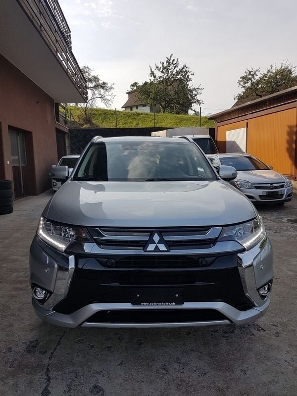 Gebraucht Mitsubishi Outlander P-HEV 121 PS (88 kW) 2018 SUV