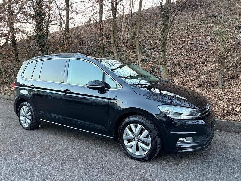 Gebraucht VW Touran Comfortline 150 PS (110 kW) 2017 Van / Kleinbus