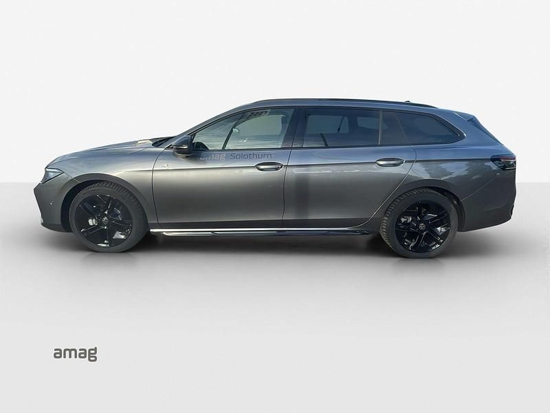 Gebraucht VW Passat R-line 193 PS (141 kW) 2025 Diabas grey metallic Kombi