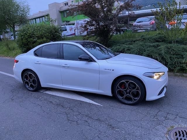 Weiss Gebraucht 2021 Alfa Romeo Giulia Veloce Limousine | CHF 63’900 - Bild 1/4