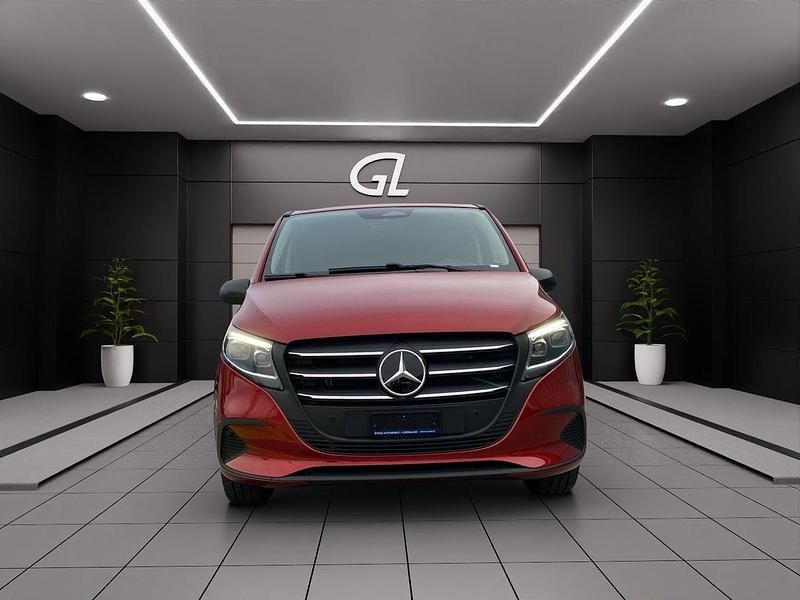 Neu Mercedes Vito 163 PS (119 kW) 2025 Rot Van