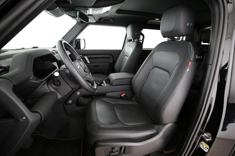 Gebraucht Land Rover Defender SE Dynamic 200 PS (147 kW) 2023 Schwarz SUV