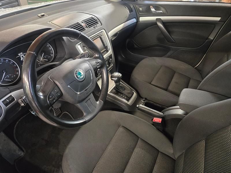 Gebraucht Skoda Octavia Elegance 140 PS (102 kW) 2012 Kombi