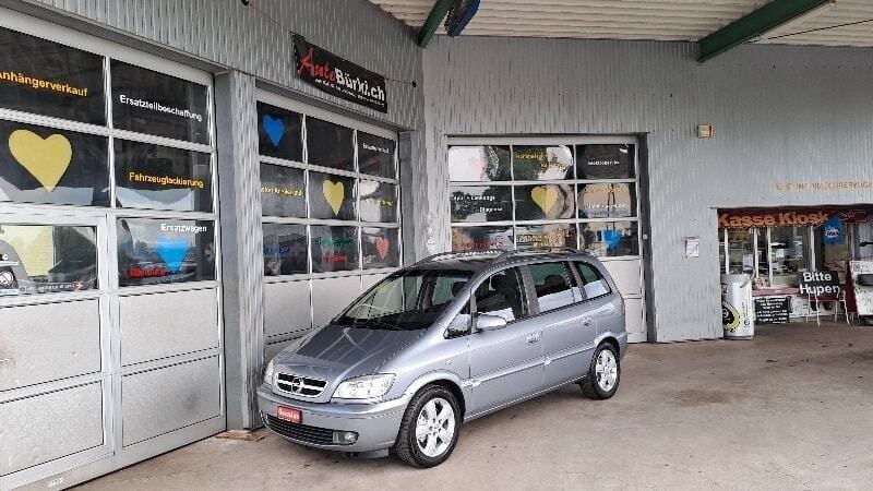 Silber Gebraucht 2004 Opel Zafira Elegance Van / Kleinbus | CHF 4’900 (Fairer Preis) - Bild 1/4