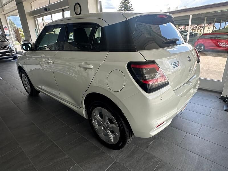 Gebraucht Suzuki Swift 82 PS (60 kW) 2024 Weiss Kleinwagen
