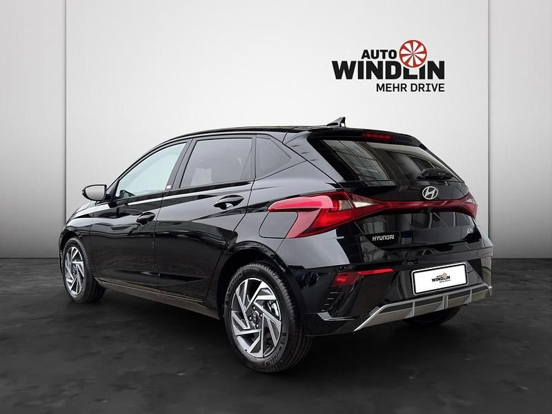 Gebraucht Hyundai i20 101 PS (74 kW) 2024 Schwarz Limousine