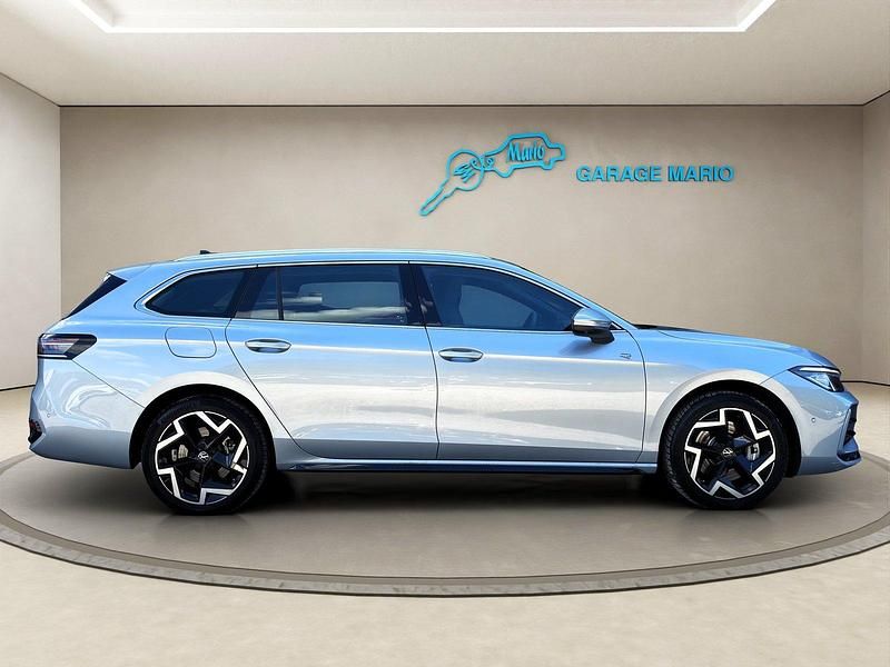 Gebraucht VW Passat R-line 272 PS (200 kW) 2024 Kombi