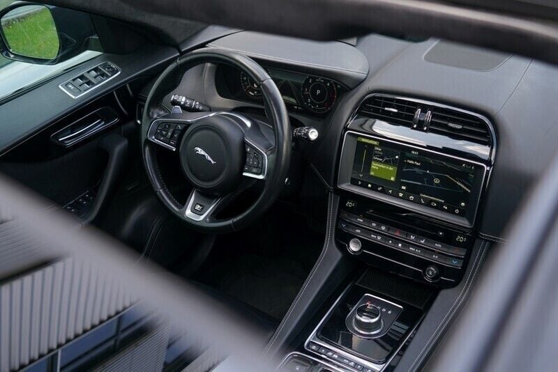 Gebraucht Jaguar F-Pace R-Sport 241 PS (177 kW) 2018 SUV