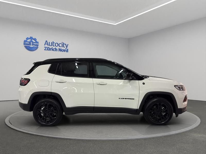 Neu Jeep Compass North 130 PS (95 kW) 2025 Weiss SUV