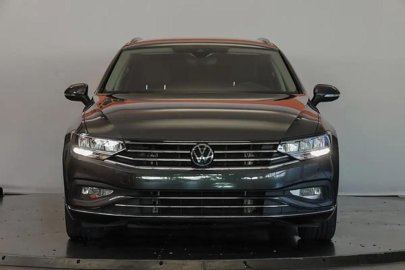 Gebraucht VW Passat Elegance 200 PS (147 kW) 2026 Gray Kombi