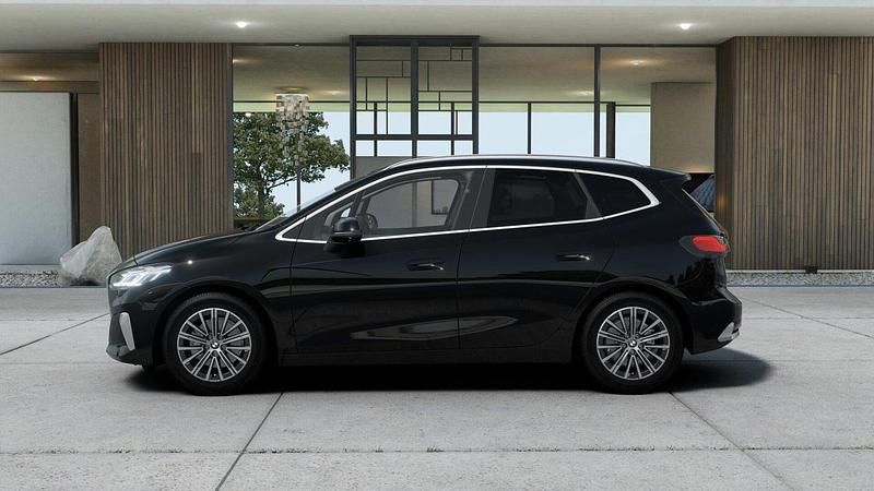 Neu BMW 220 Active Tourer Luxury Line 170 PS (125 kW) 2026 Schwarz Van / Kleinbus