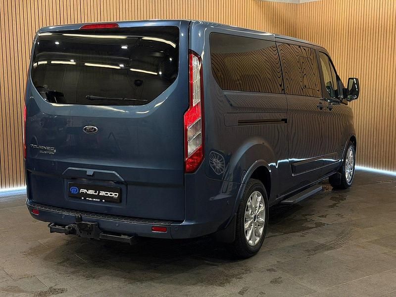 Gebraucht Ford Tourneo Titanium 170 PS (125 kW) 2023 Van / Kleinbus
