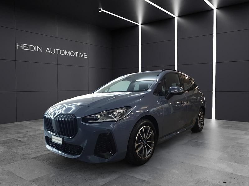 Grau Gebraucht 2022 BMW 223 Active Tourer Shadowline Van / Kleinbus | CHF 35’900 (Fairer Preis) - Bild 1/4