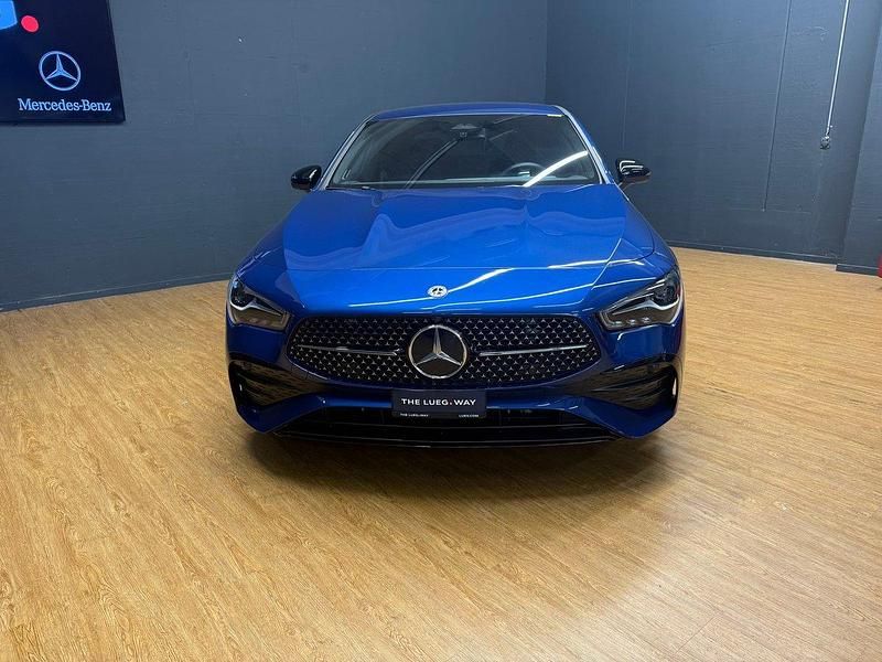 Gebraucht Mercedes CLA200 AMG 163 PS (119 kW) 2024 Blau Limousine