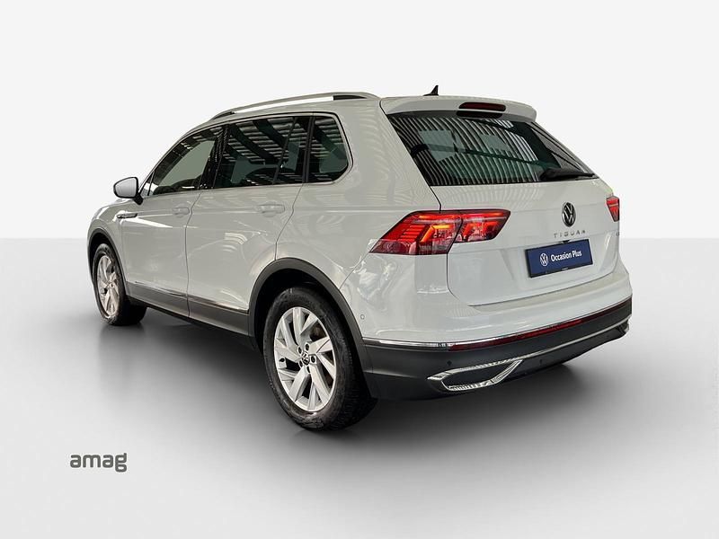 Gebraucht VW Tiguan Elegance 200 PS (147 kW) 2023 Pure white uni SUV