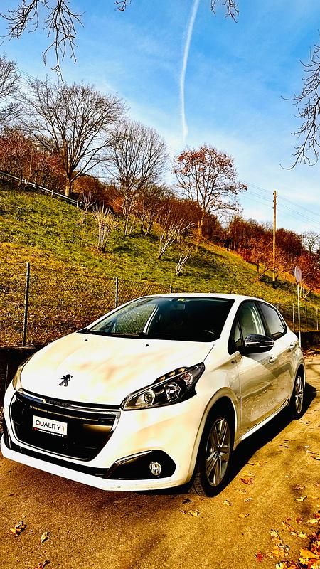 Gebraucht Peugeot 208 Style 82 PS (60 kW) 2016 Kleinwagen