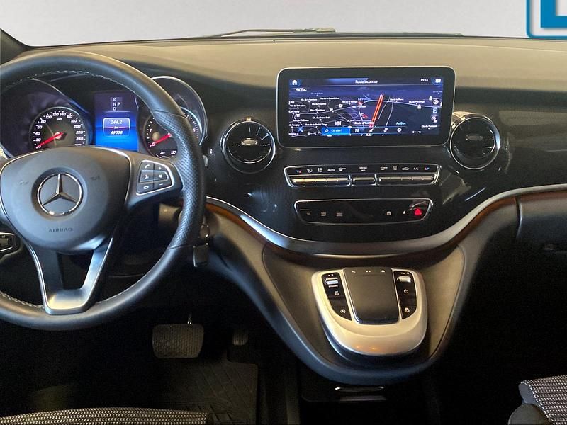 Gebraucht Mercedes V250 190 PS (139 kW) 2023 Van / Kleinbus