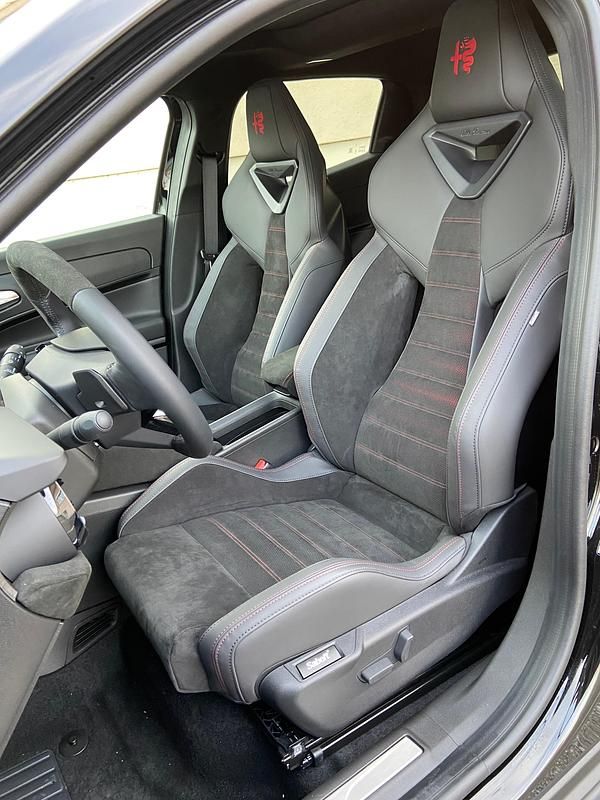 Neu 2025 Alfa Romeo Junior Edizione Speciale SUV | CHF 33’900 (Fairer Preis) - Bild 1/4