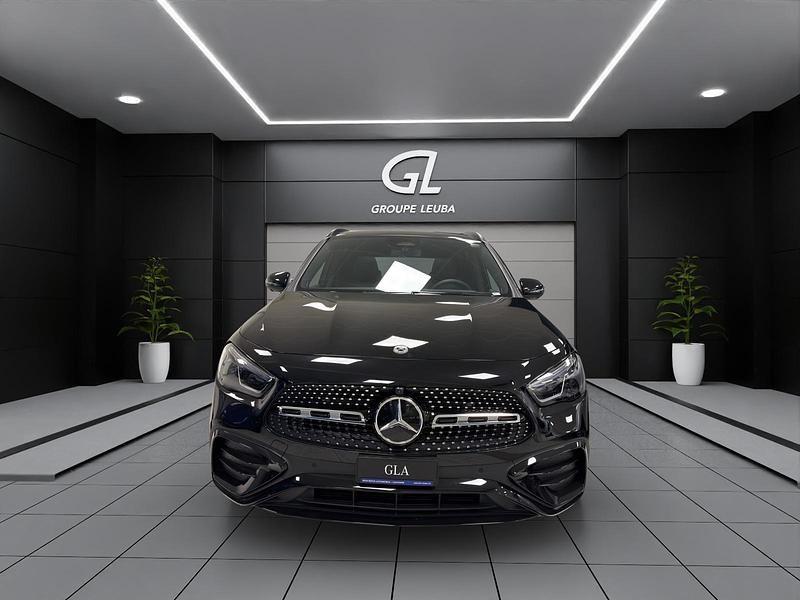 Gebraucht Mercedes GLA220 190 PS (139 kW) 2025 Schwarz SUV