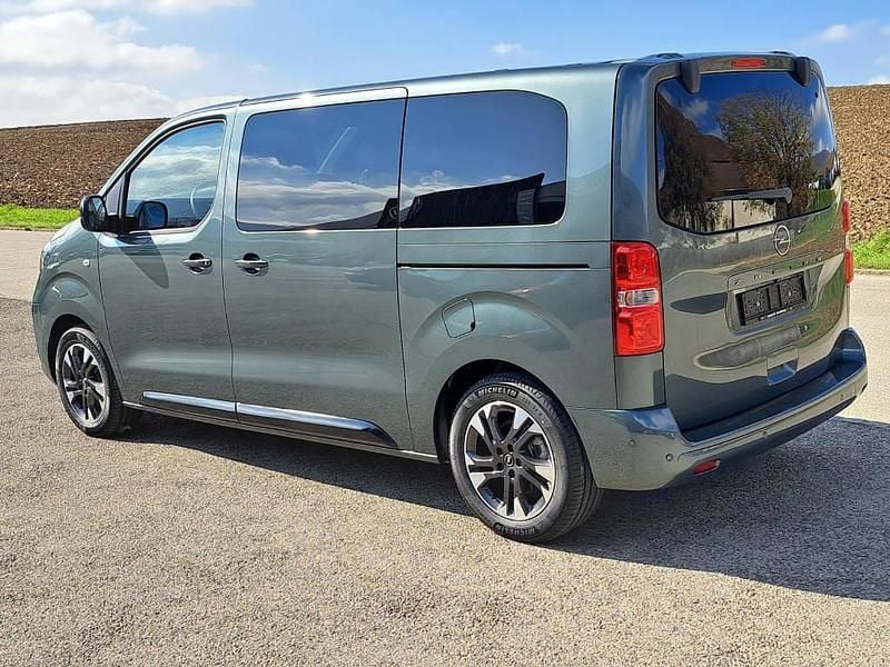 Neu Opel Zafira 177 PS (130 kW) 2025 Van / Kleinbus