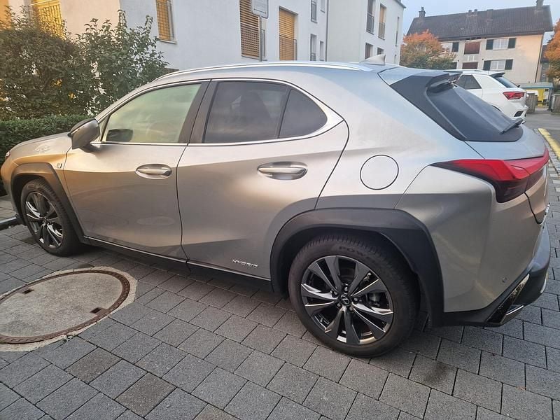 Gebraucht Lexus UX 250h Launch Edition 183 PS (134 kW) 2019 SUV