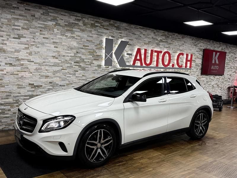 Gebraucht Mercedes GLA200 AMG line 136 PS (100 kW) 2015 SUV