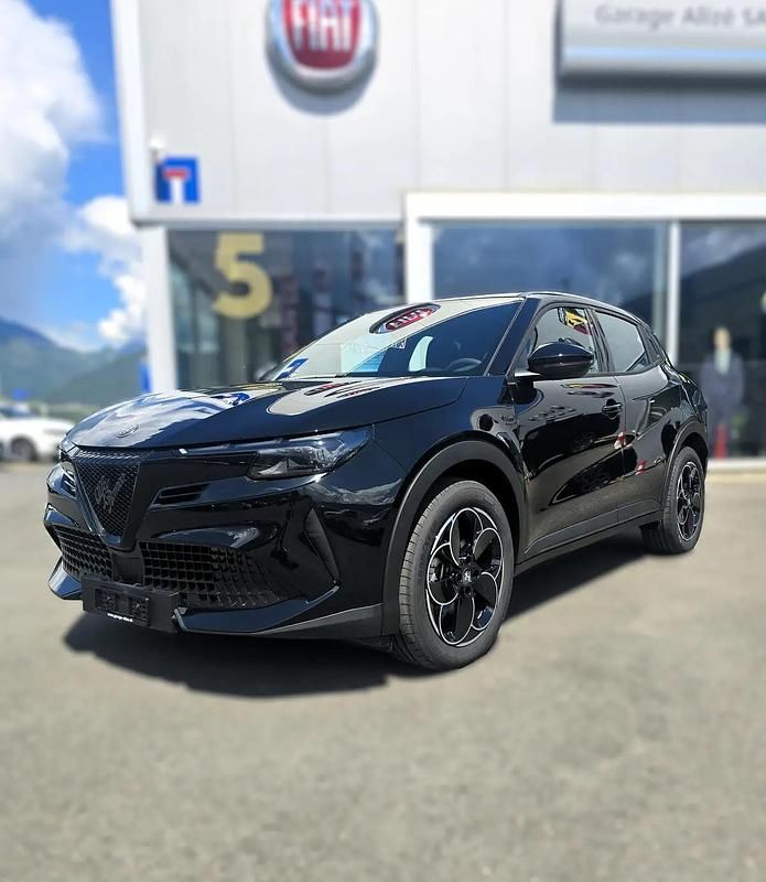 Neu Alfa Romeo Junior 115 kW (157 PS) 2025 Schwarz SUV